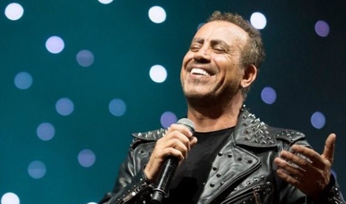 Eskişehir’de verdiği konserin ardından Ankara’ya hareket eden sanatçı Haluk Levent,