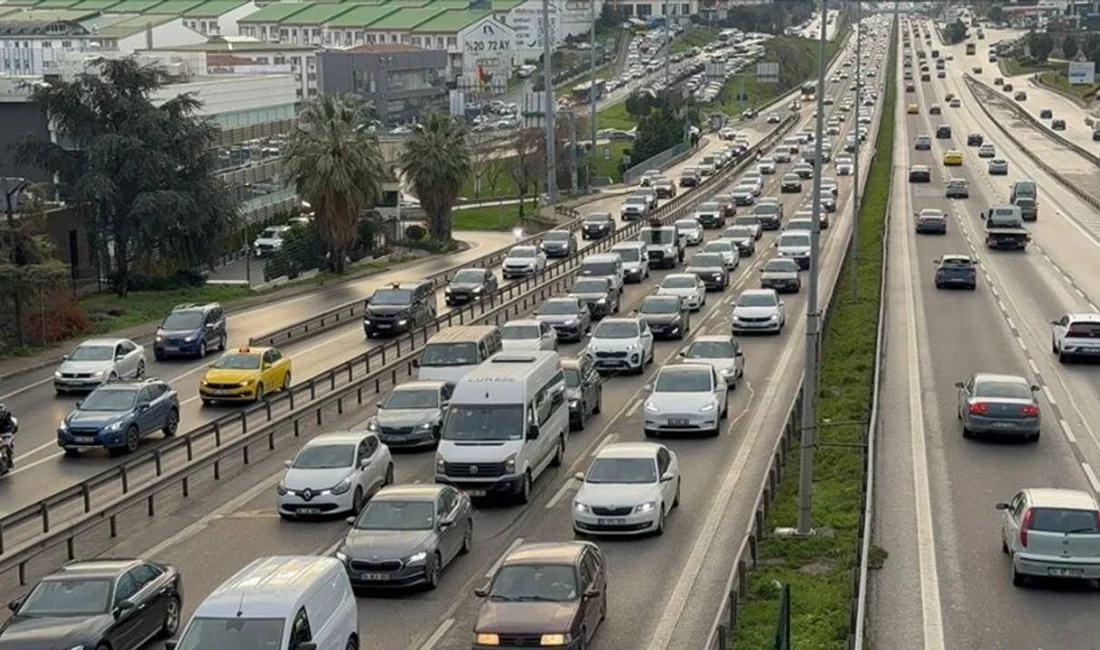 Nisan ayında 182 bin 34 adet taşıtın trafiğe kaydı yapıldı.