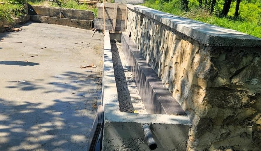 Kocaeli Büyükşehir Belediyesi, Gölcük Şevketiye Mahallesi’nde bulunan çeşmede gerçekleştirdiği yenileme