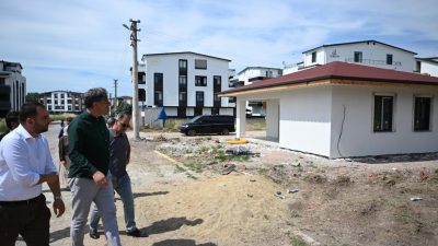 Kartepe Belediye Başkanı Av. M. Mustafa Kocaman, yapımı devam eden