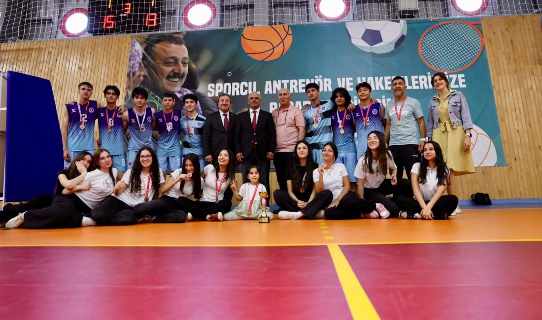 Körfez İlçede 19 Mayıs Atatürk’ü Anma, Gençlik ve Spor Bayramı
