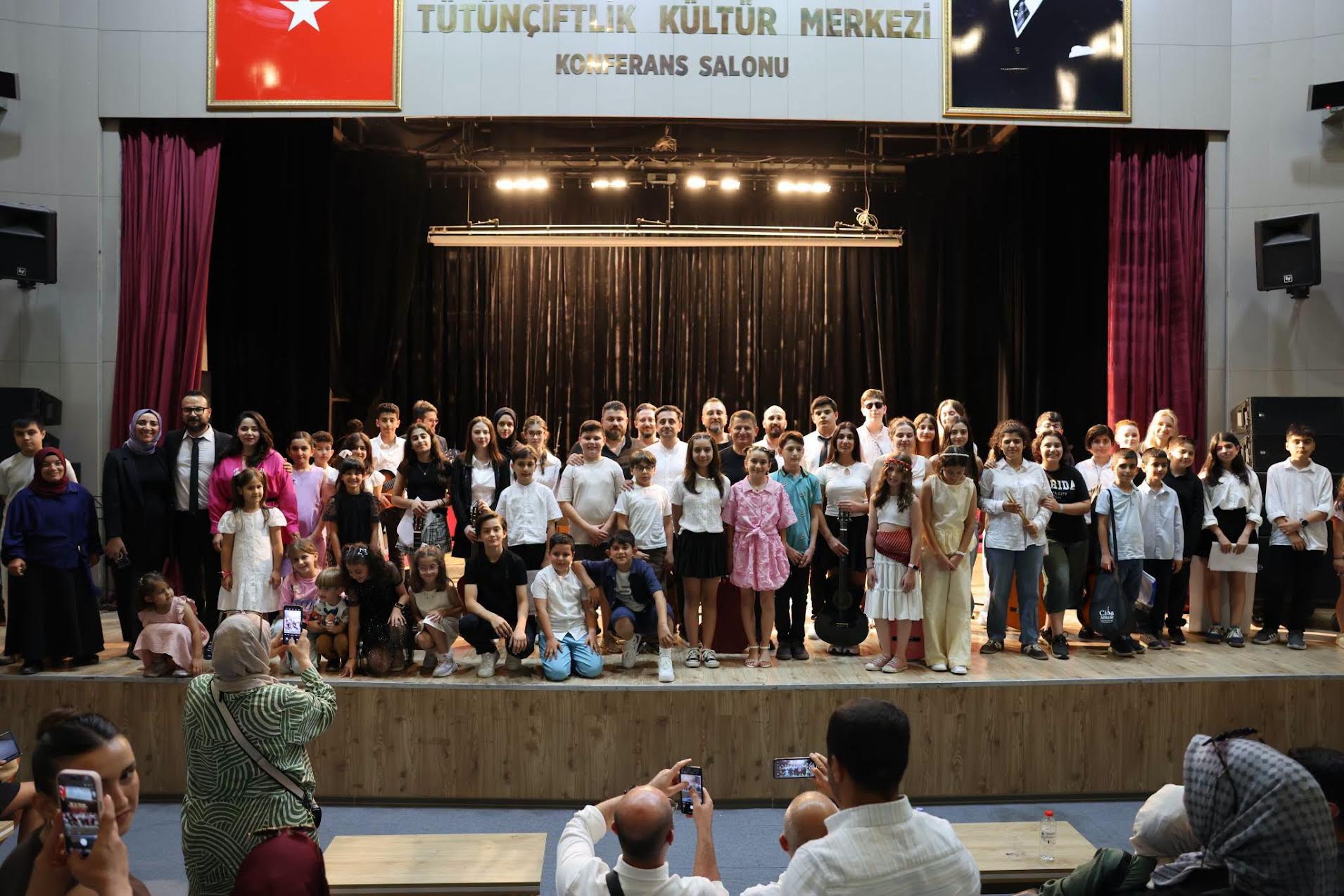Körfez Belediyesi Sanat Merkezi kursiyerleri tarafından hazırlanan Yıl Sonu Konseri,