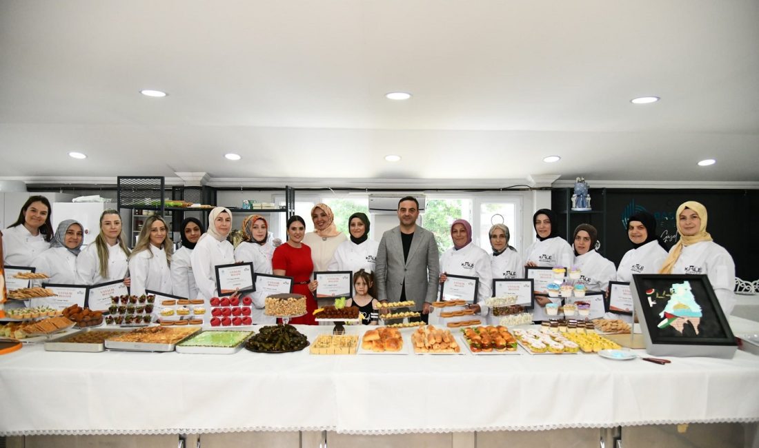 Başiskele Belediyesi tarafından hayata geçirilen Pastacılık Akademisi’nde eğitimlerini başarıyla tamamlayan