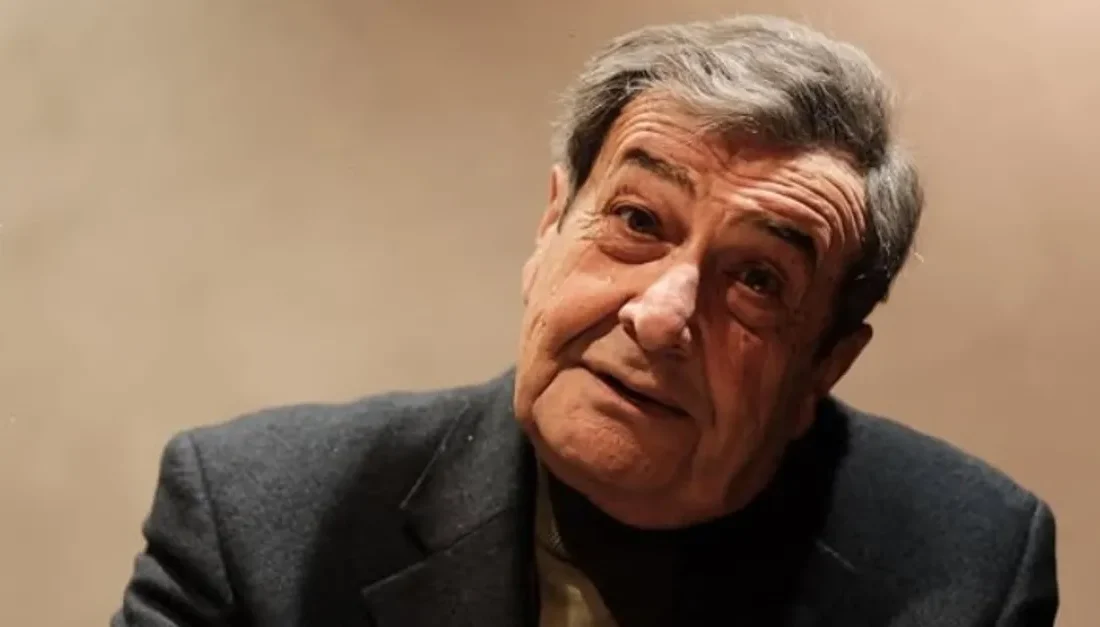 Usta oyuncu Tarık Papuççuoğlu, kalp damarlarındaki tıkanıklık nedeniyle geçirdiği dört