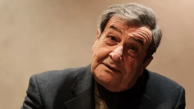 Usta oyuncu Tarık Papuççuoğlu, kalp damarlarındaki tıkanıklık nedeniyle geçirdiği dört