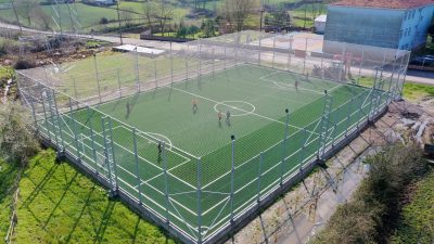 Kocaeli Büyükşehir Belediyesi, kent genelinde 10 yeni futbol sahası yapımı