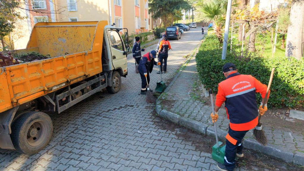 Başiskele Belediyesi, ilçe genelindeki cadde ve sokaklarda beton ve parke