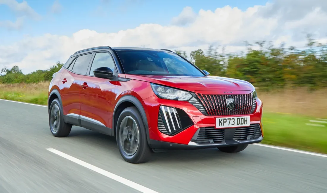Yeni nesil Peugeot 2008'in tamamen elektrikli olarak geliştirildiği, yaklaşık 500