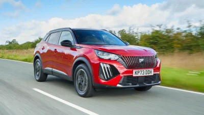 Yeni nesil Peugeot 2008'in tamamen elektrikli olarak geliştirildiği, yaklaşık 500