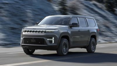 Jeep, yeni yatırımlarıyla Türkiye genelindeki satış noktası sayısını 28'e, yetkili