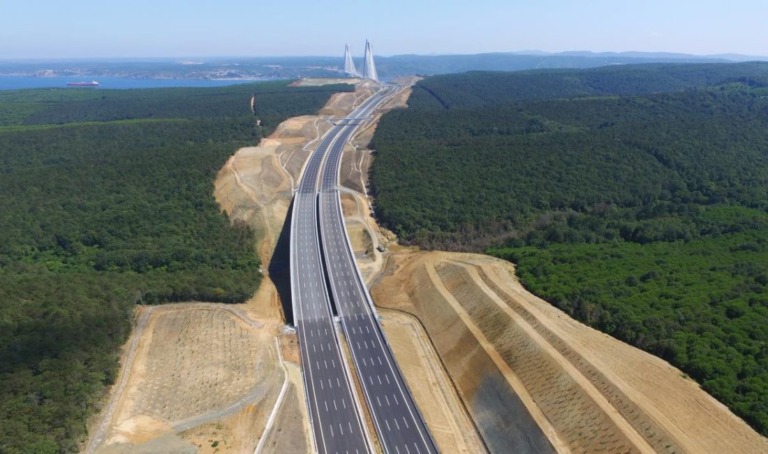 Karamürsel Belediyesi, ilçe genelinde gerçekleştirilecek 9 kilometrelik yol yapım, bakım