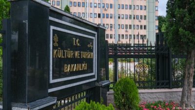 Kültür ve Turizm Bakanlığı, turizm tesislerinde kullanılan müzikler için lisans