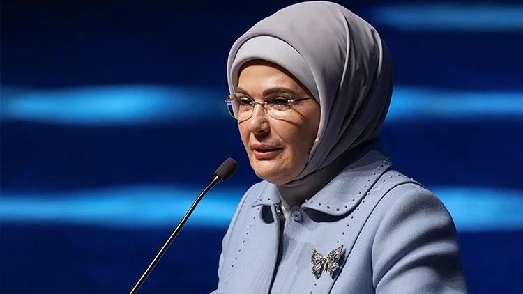 Emine Erdoğan, sosyal medya üzerinden yaptığı açıklamayla İzmit Körfezi’nde yürütülen