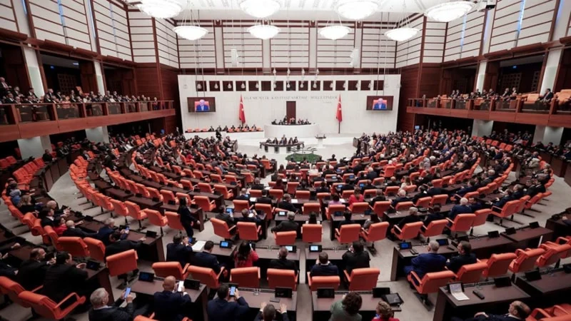 TBMM Genel Kurulu'nda kabul edilerek yasalaşan düzenlemeyle Emniyet Teşkilatı'nda amir