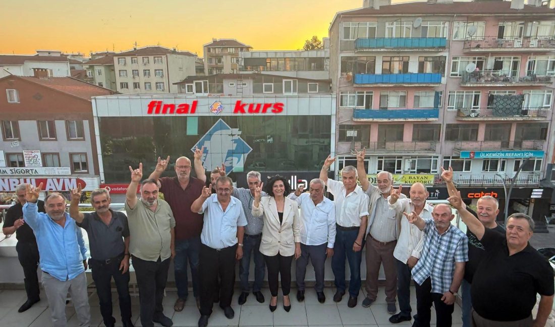 MHP Gölcük İlçe Başkanı Derya Aksoy Çavdar görevinden ayrıldığını duyurdu.