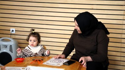 İzmit'teki Anne Şehir Merkezi Akasya tarafından hayata geçirilen "Ebeveynli Oyun