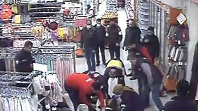 Kocaeli'nin Derince ilçesinde oğlunun trafik kazasında ölümünden sorumlu tuttuğu komşusunu