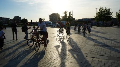 Kocaeli’de, 7’nci kattaki evlerinde düşerek hayatını kaybeden 13 yaşındaki Eyüp