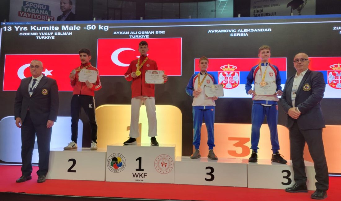 Darıca Belediyesi Eğitim ve Spor Kulübü sporcuları, İstanbul'da düzenlenen Balkan