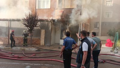Kocaeli'nin Karamürsel ilçesinde yumurta ve et ürünleri satışı yapılan dükkanda