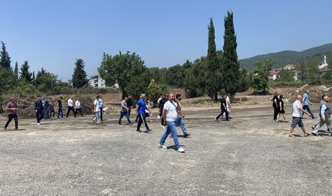 Kocaeli'nin Körfez ilçesinde mahalle sakinleri yapımı planlanan tır parkına karşı