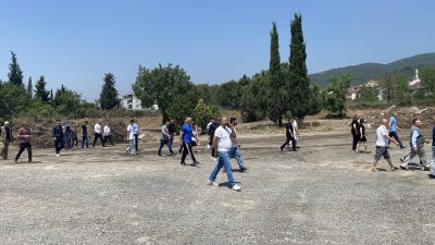 Kocaeli'nin Körfez ilçesinde mahalle sakinleri yapımı planlanan tır parkına karşı