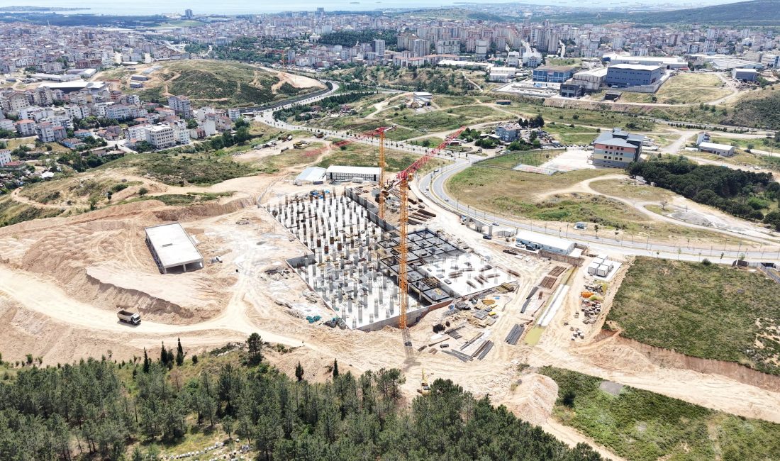 Çayırova’da 200 yataklı devlet hastanesi inşaatı tüm hızıyla sürüyor. Deprem