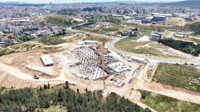 Çayırova’da 200 yataklı devlet hastanesi inşaatı tüm hızıyla sürüyor. Deprem