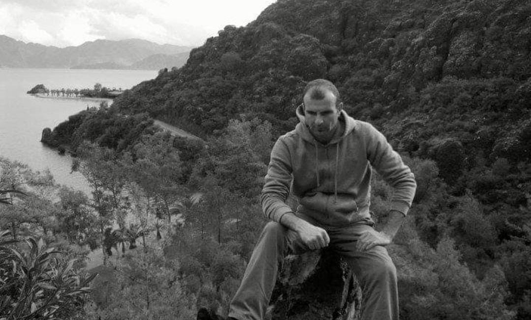 Kocaeli'nin İzmit ilçesinde Kurban Bayramı'nda kendisiyle barışmak için yanına gelen
