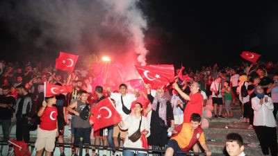  Darıca’da, A Milli Futbol Takımı’nın 24 yıl aradan sonra
