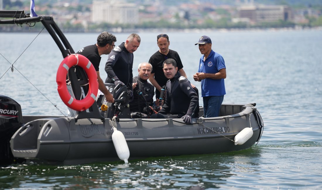 Çevre, Şehircilik ve İklim Değişikliği Bakanı Murat Kurum, İzmit Körfezi'nde