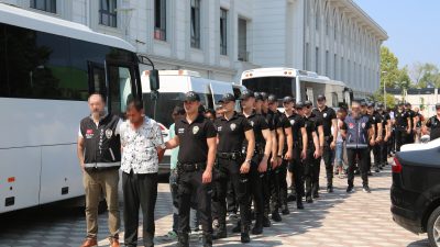 Kocaeli'nin İzmit ilçesinde husumetli iki aile arasında çıkan ve 17