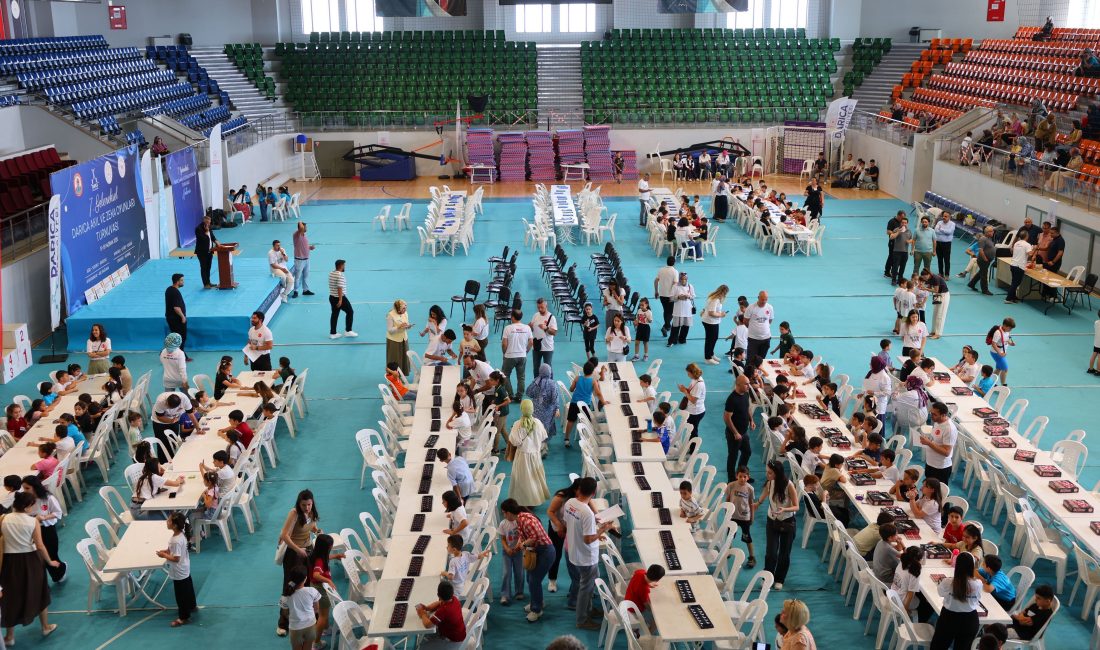 Darıca'da 1470 öğrencinin katılımıyla organize edilen "7. Akıl ve Zeka