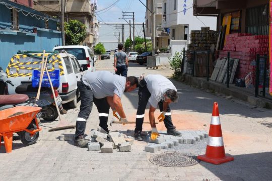 Darıca'da başlatılan yaz temizlik çalışması, Osmangazi Mahallesi'nde yaklaşık 100 personelin