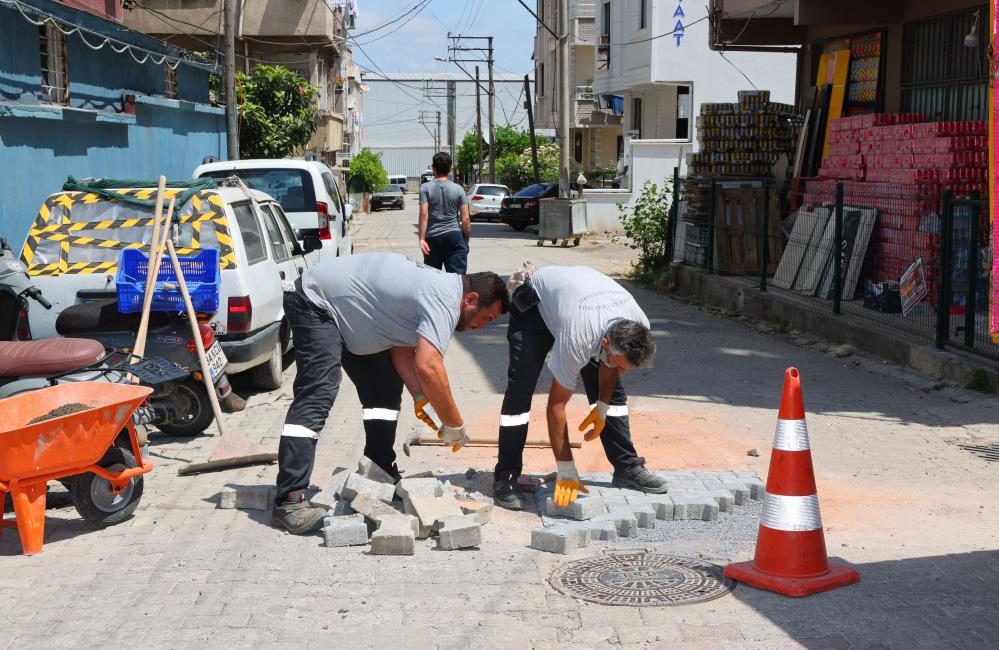Darıca'da başlatılan yaz temizlik çalışması, Osmangazi Mahallesi'nde yaklaşık 100 personelin