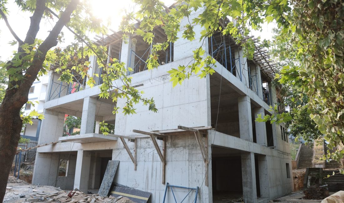Çayırova'da vatandaşlardan gelen talepler üzerine Özgürlük Mahallesi'nde inşasına başlanan yeni