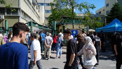Kocaeli'de Yükseköğretim Kurumları Sınavı'nın (YKS) ikinci gün heyecanı yaşandı. Sabah