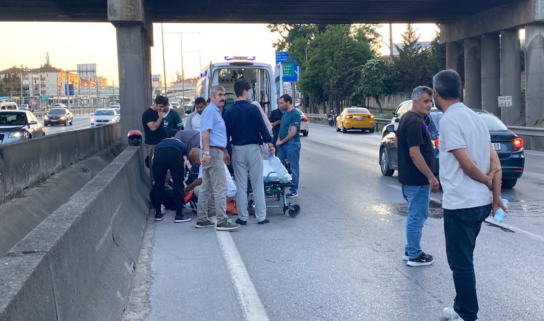 Kocaeli'nin İzmit ilçesinde D-100 karayolunda otomobile arkadan çarpan motosiklet sürücüsü