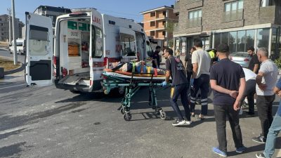 Kocaeli'nin Darıca ilçesinde otomobil ile motosikletin çarpışması sonucu 2 kişi