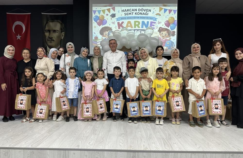 Çayırova Belediyesi Çocuk Kulüpleri’nde eğitim gören öğrenciler, dönem sonu karnelerini