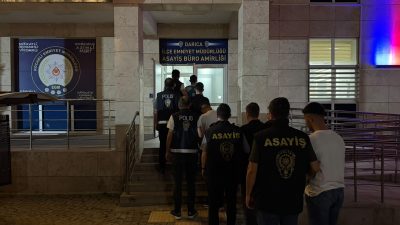 Kocaeli'nin Darıca ilçesinde market ve kuyumcuya yönelik silahlı tehdit ve