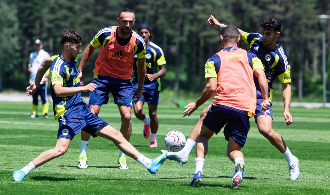 Fenerbahçe, yeni sezon hazırlıklarına Topuk Yaylası Tesisleri'nde devam ediyor.