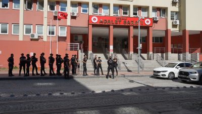Kocaeli'nin İzmit ilçesinde eşine cinsel istismarda bulunduğu iddiasıyla çıkan kavgada