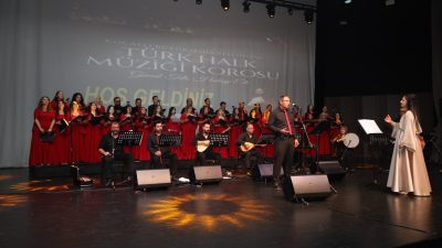 Kocaeli Büyükşehir Belediyesi Türk Halk Müziği Korosu unutulmayacak bir konsere