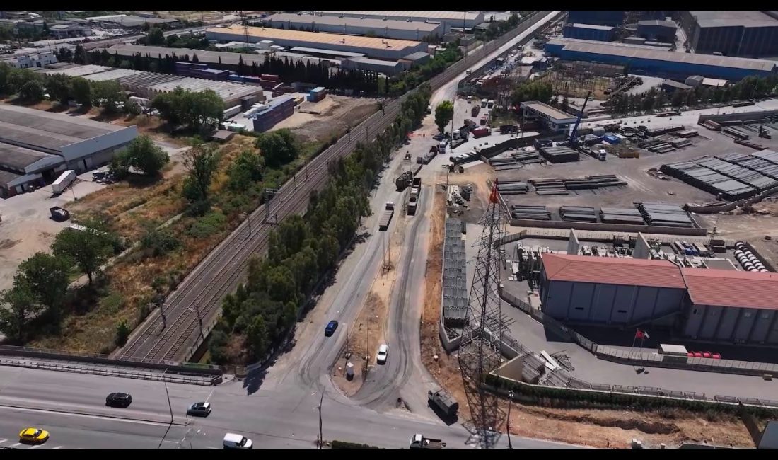 Darıca Dutluk Sokak’taki üstyapı yenileme çalışmalarını inceleyen Kocaeli Büyükşehir Belediye