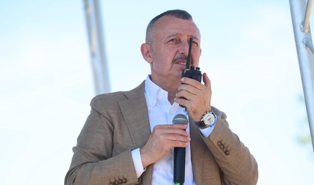 Kocaeli Büyükşehir Belediyesi, çamurdan arındırdığı ve dipten dirilişi başlattığı İzmit