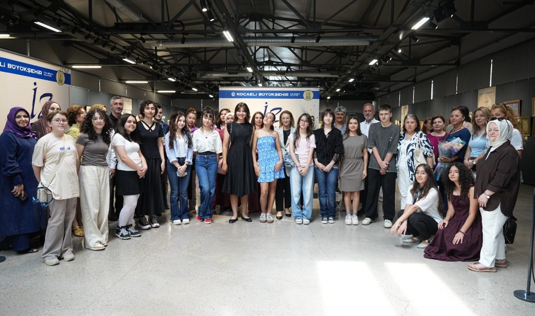Kocaeli Büyükşehir Belediye Konservatuvarı Güzel ve Geleneksel Sanatlar Bölüm öğrencileri,