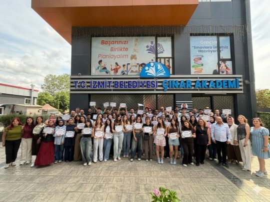 İzmit Belediyesi Çınar Akademi, bu hafta gerçekleşecek olan üniversite sınavı