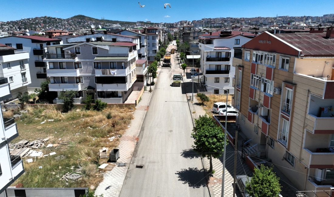 Kocaeli Büyükşehir Belediyesi, altyapı çalışmaları sonrası zarar gören yollarda üstyapı