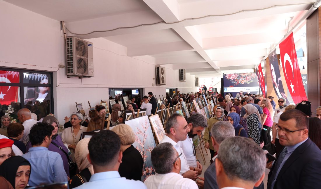 Derince Belediyesi Mesleki Eğitim Kursları’nda hazırlanan el emeği göz nuru